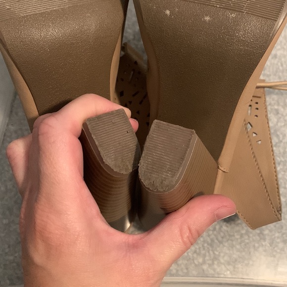 PRICE ⬇️ Tan lace up booties. - Picture 3 of 8